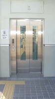 （写真）エレベーター