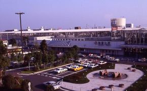 （写真）新富士駅