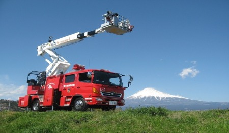 （西消防署）屈折はしご車