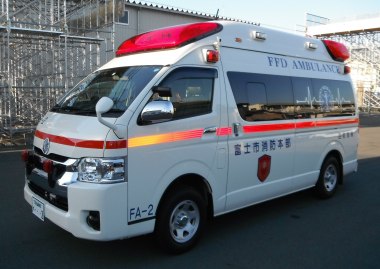 （写真）西消防署高規格救急自動車