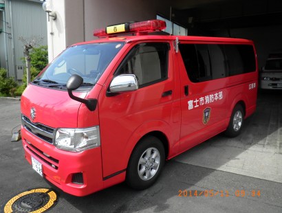 （写真）西広報車