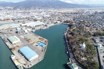 （写真）鈴川泊地