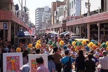 （写真）軽トラ市の様子（平成26年10月19日）