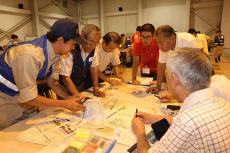 （写真）静岡県・富士宮市・富士市総合防災訓練 自主防災組織による図上訓練