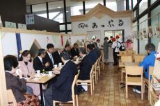 （写真）Cafeあっぷるの店内