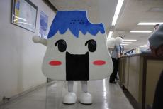 （写真）富士市食育推進計画「富士山おむすび計画」のマスコットキャラクター「むすびん」