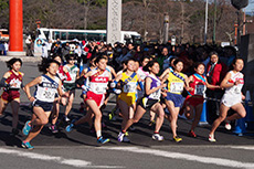 （写真）富士山本宮浅間大社（富士宮市）をスタート