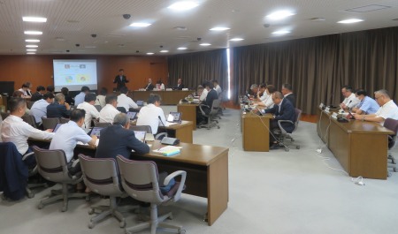（写真）富士市選出の静岡県議会議員との勉強会