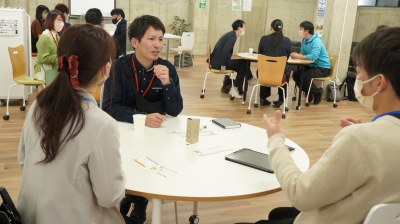 （写真）しゃべり場の様子2