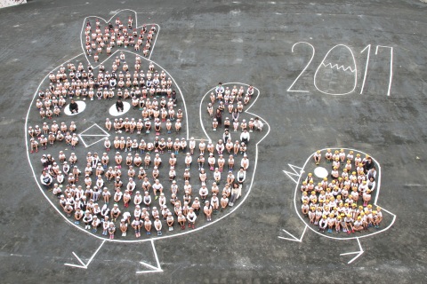 （写真）トリの人絵