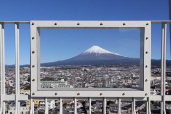 （写真）ミエルラ北側正面の景色