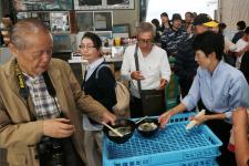 (写真）田子の浦漁協食堂